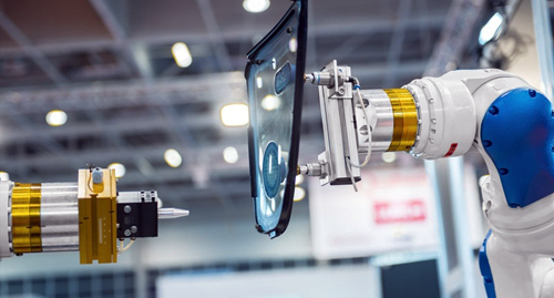 Cùng với những tác dụng tích cực, Robot sẽ cạnh tranh việc làm với người lao động